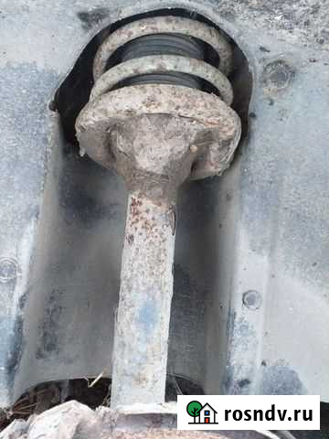 Стойка задняя на крайслер 300м 2000год 3.5 Большие Колпаны - изображение 1