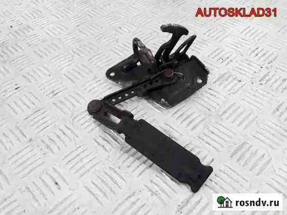 Крючок капота для Ауди А6 Ц5 4B0823480C Дубовое