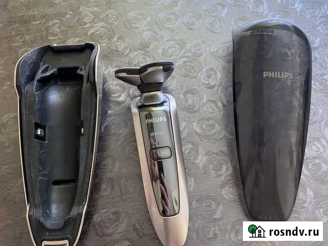 Электробритва philips б/у Магадан - изображение 1