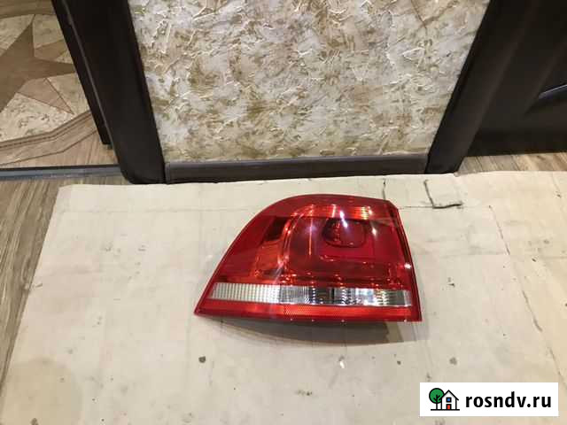Фонарь задний левый Volkswagen Touareg(10-18г) Черноголовка - изображение 1