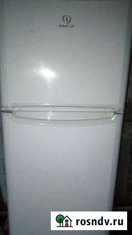 Холодильник б/у indesit Шебекино - изображение 1