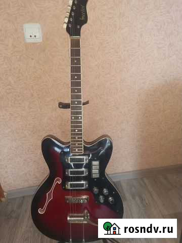 Полуакустическая гитара Дзержинск - изображение 1