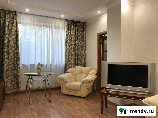 3-комнатная квартира, 101 м², 1/5 эт. в аренду посуточно в Алуште Алушта - изображение 1