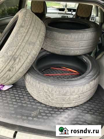 Шины 215 55 17 летние бу Комсомольск-на-Амуре - изображение 1