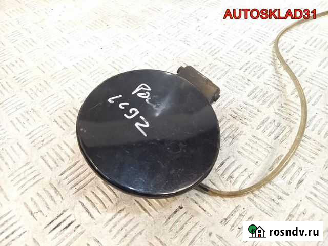 Лючок бензобака Volkswagen Polo 6Q0010680B Хетчбэк Дубовое - изображение 1