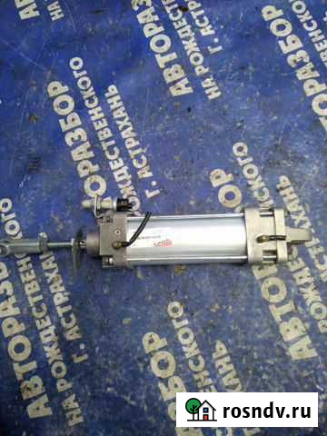 Пневмоцилиндр открывания двери. Лиаз 5256 автобус Астрахань - изображение 1