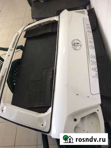 Верхняя дверь Багажника на Toyota Land Cruiser 200 Саки - изображение 1