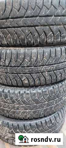 Bridgestone 215/60 R17 Сургут - изображение 1