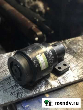 Каток поддерживающий Hitachi ZX300 Самара - изображение 1