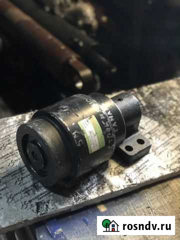 Каток поддерживающий Hitachi ZX300 Самара - изображение 1