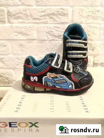 Кроссовки со светящейся подошвой Тверь - изображение 1