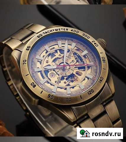 Часы винтажные, механические с подзаводом Новомичуринск - изображение 1