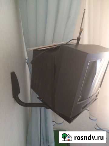 Телевизор soni с настенной подставкой под телевизо Набережные Челны - изображение 1