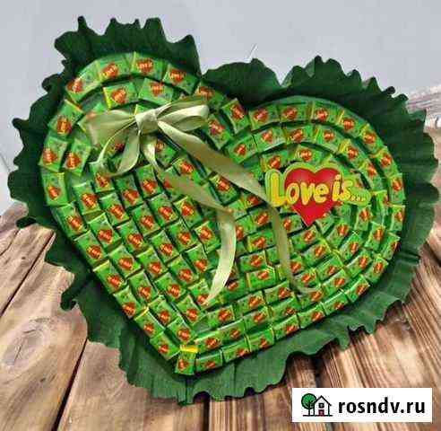 Букет из жвачек love is лав из Москва