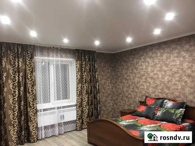 Комната 18 м² в 3-ком. кв., 1/1 эт. в аренду посуточно в Оренбурге Оренбург - изображение 1