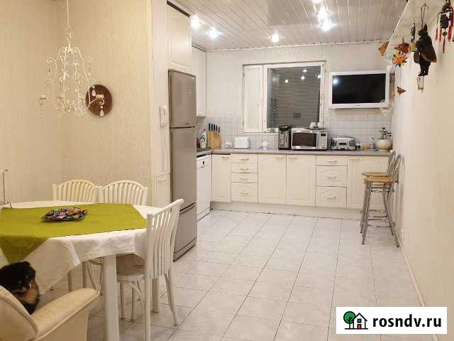 3-комнатная квартира, 100 м², 4/9 эт. в аренду на длительный срок в Мурманске Мурманск - изображение 1