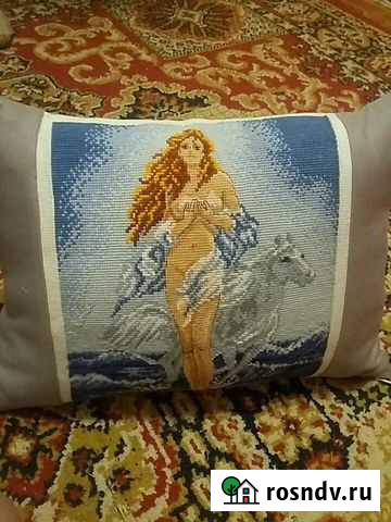 Подушка с вышивкой 38*28 см Йошкар-Ола - изображение 1