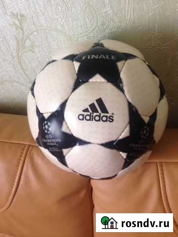 Футбольный мяч adidas Лига Чемпионов uefa 2002 Москва - изображение 1