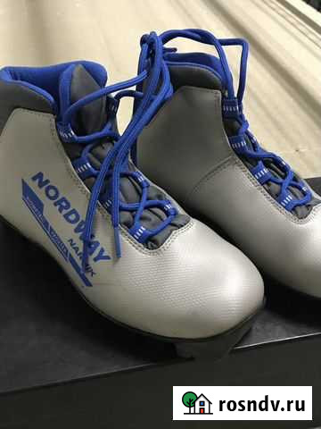 Лыжные ботинки детские 36р Королев - изображение 1