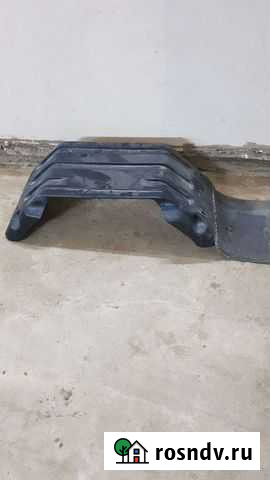 Пластиковые крылья исузу ельф Тельма - изображение 1