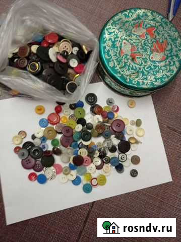 Пуговицы СССР+жестяная коробка Златоуст - изображение 1