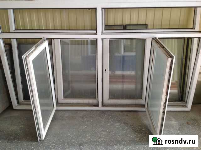 Окна пластиковые поворотно откидные бу 270 на 160 Черкесск - изображение 1