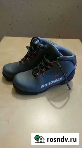 Лыжные ботинки 35 размер Строитель - изображение 1