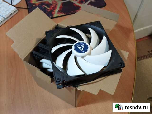 Комплект вентиляторов Arctic Cooling F14 Череповец - изображение 1