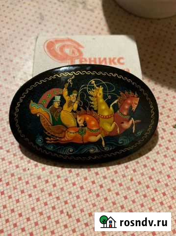 Брошь винтаж Красная Горбатка - изображение 1