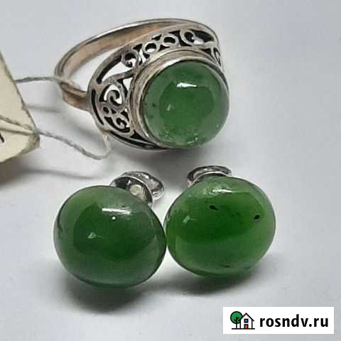 Серебряное кольцо и серьги нефрит Екатеринбург - изображение 1
