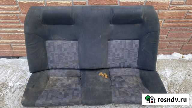 Заднее сиденье Nissan Skyline HR33 купе Свободный - изображение 1