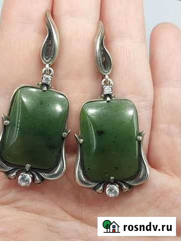 Серебряный набор серьги и кольцо с нефритом Мурманск - изображение 1