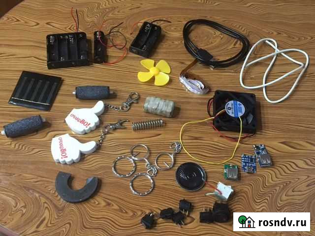 Кнопки, кейсы для батареек, провода, моторы Саранск - изображение 1