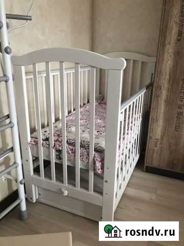 Детская кроватка с маятником и матрасом Воронеж - изображение 1
