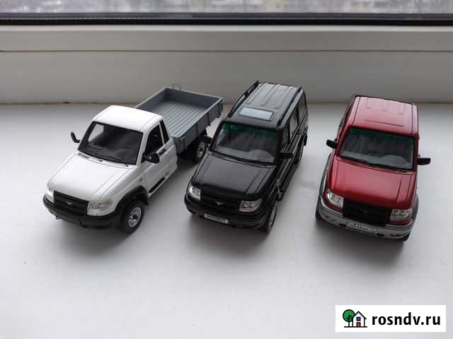 Модель автомобиля УАЗ Патриот 1:43 DiP два вида Королев - изображение 1