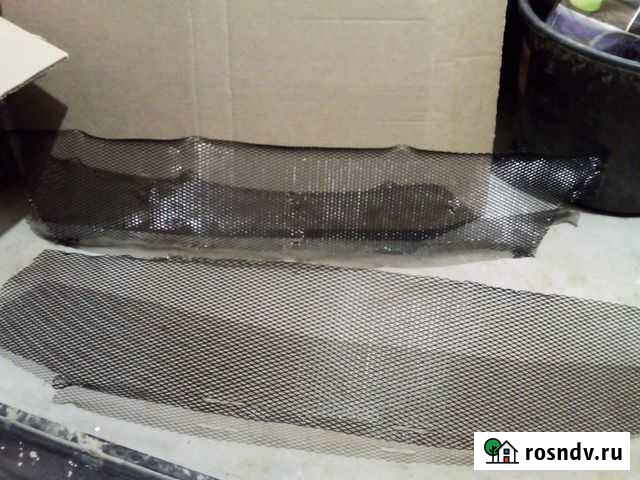 Сетка в бампер решетки радиатора Красненькая - изображение 1