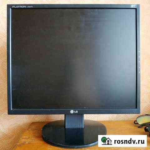 Монитор 17 дюймов LG Зима