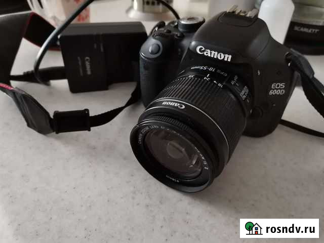 Зеркальный фотоаппарат canon EOS 600D Ноябрьск - изображение 1