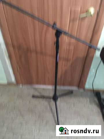 Стойка и микрофон Shure SM 58 Нефтеюганск - изображение 1