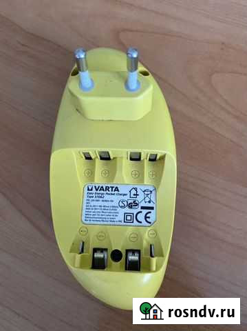 Зарядное устройство varta 57062 Томск - изображение 1