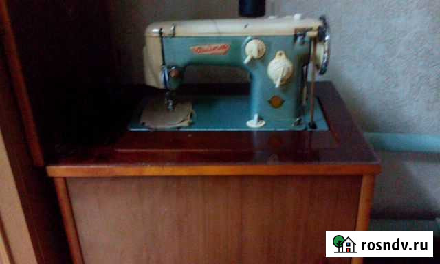 Швейная машинка Чайка Изобильный - изображение 1