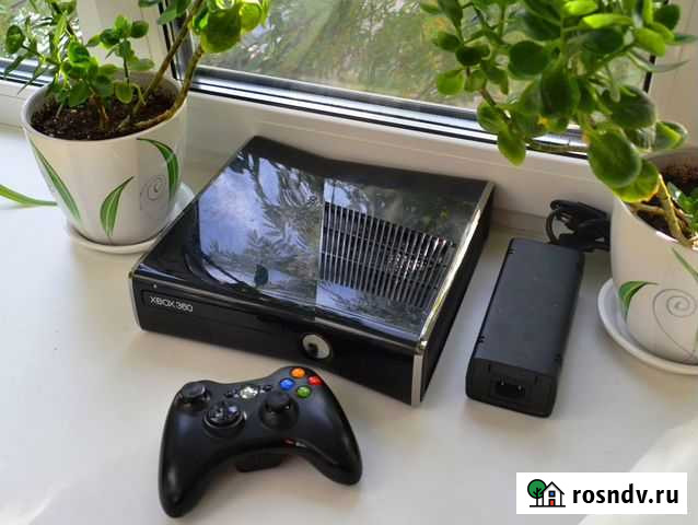 Xbox360 slim 320гб (100 игр) Вологда - изображение 1