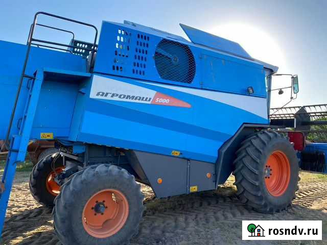 Комбайн Новый Рогачик - изображение 1