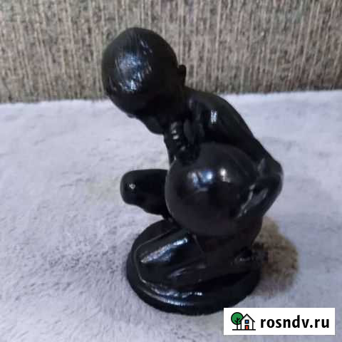 Каслинское литьё мальчик с мячом 1961 год Златоуст - изображение 1