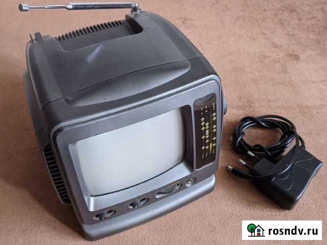 Телевизор черно белый, переносной Братск - изображение 1