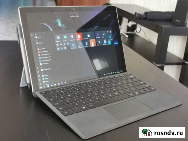 Microsoft Surface Pro 2017 i5 4Gb 128Gb Комплект Светогорск - изображение 1