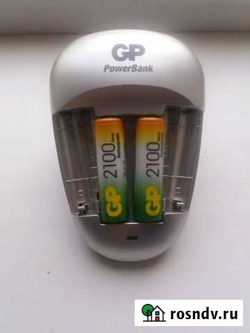 Зарядное устройство GP и 2 аккумулятора типа аа Ейск - изображение 1