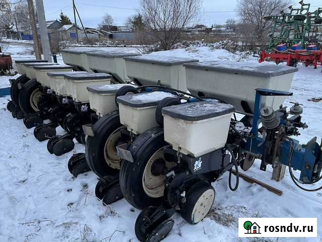 Сеялка пропашная Kinze 3000 Пугачев - изображение 1