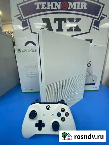 Xbox One S 1000 гб HDD, белый Нижний Тагил - изображение 1