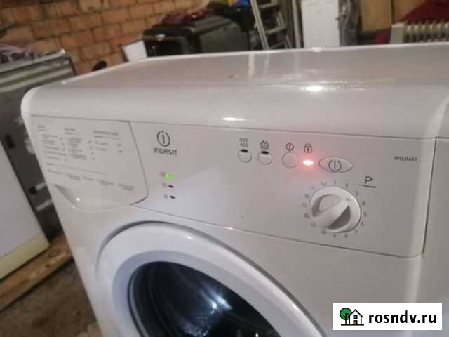 Indesit wiun 81 4 кг, супер узкая 33 см Тюмень - изображение 1